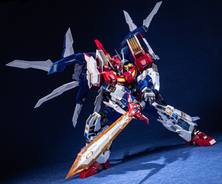 In Hand Images Flame Toys Kuro Kara Kuri Star Saber  (15 of 18)